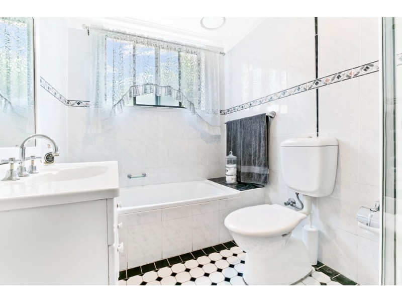 2/5 Rome Street, Canterbury NSW 2193