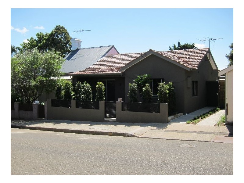 1 Holmesdale, Marrickville NSW 2204