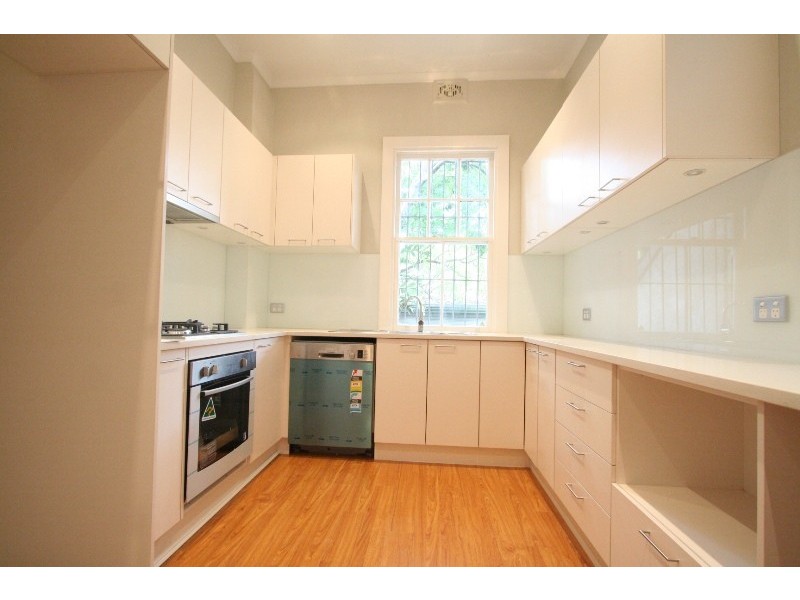 6 THOMAS, Darlington NSW 2008