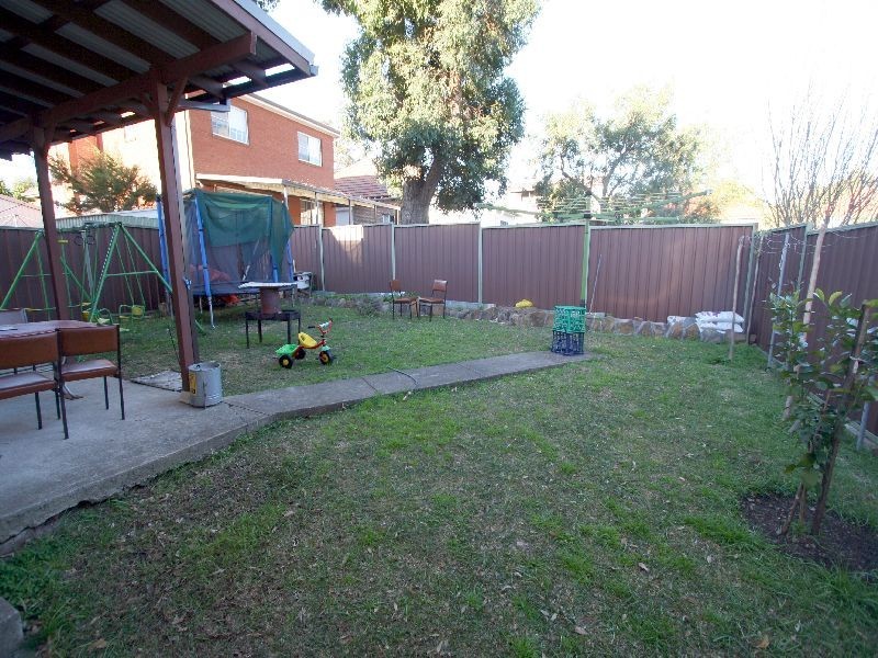 8 Waratah Street, Croydon Park NSW 2133