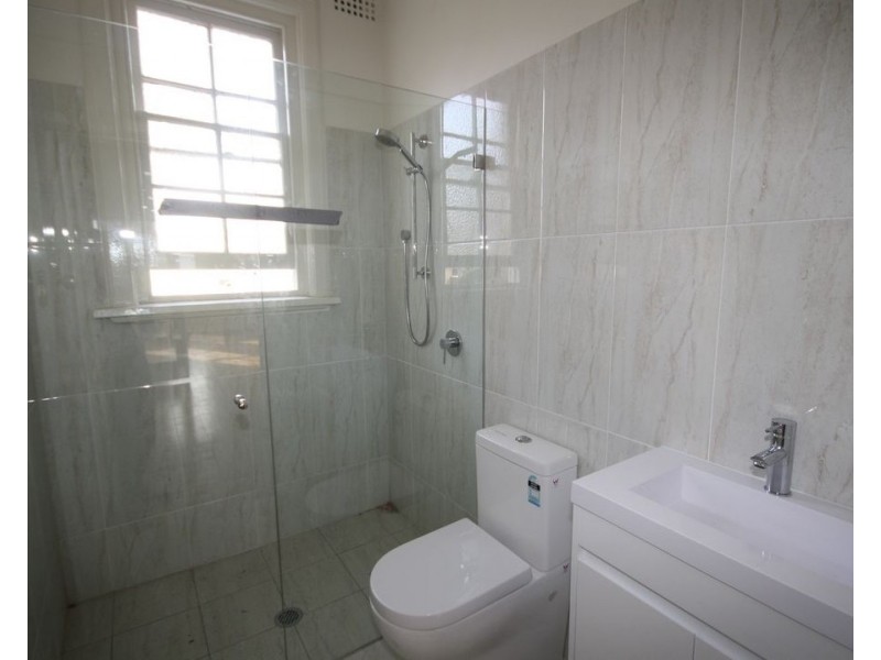 52 Pittwater Rd, Manly NSW 2095