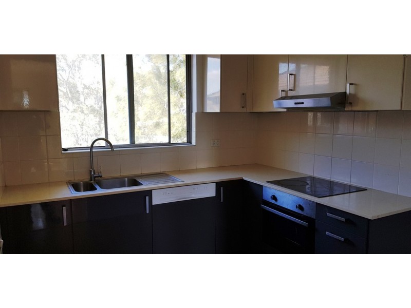 9/3 RIVERSIDE CRESCENT, Marrickville NSW 2204