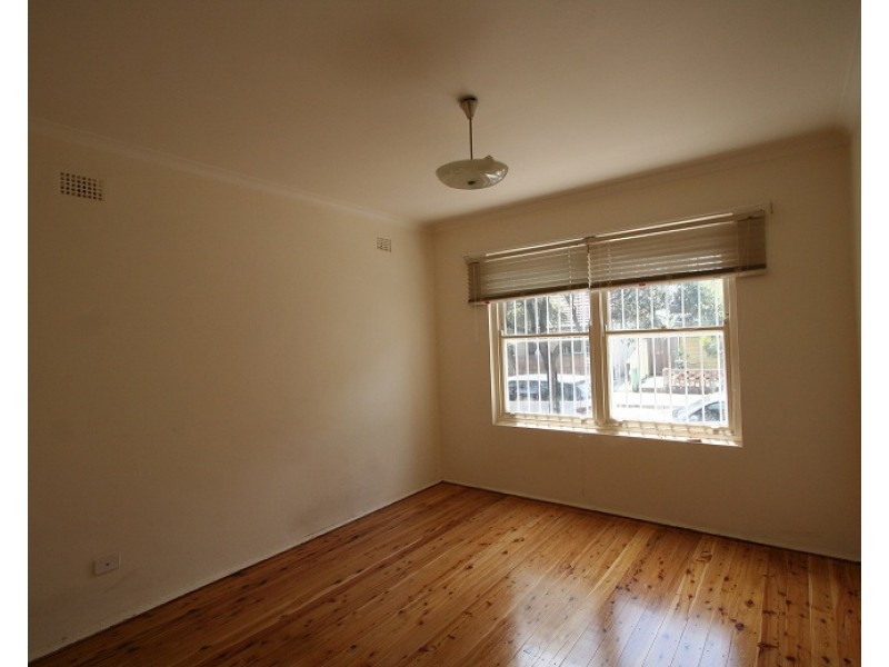 2/114 Silver Street, Sydenham NSW 2044