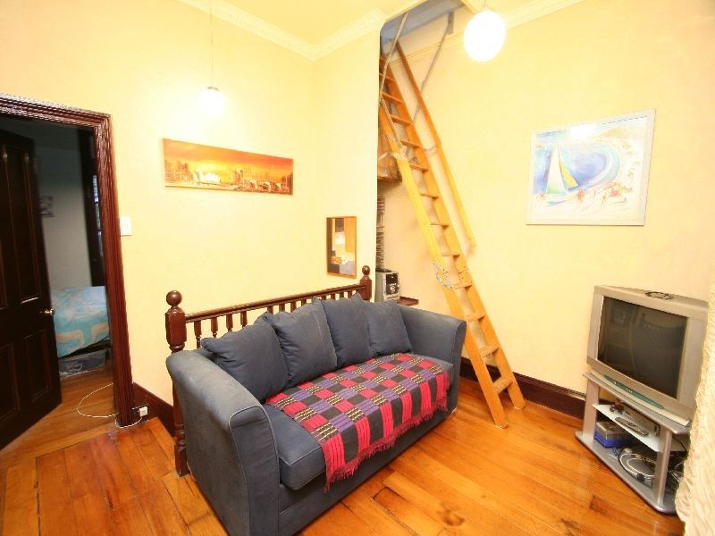 8 Thomas Street, Darlington NSW 2008