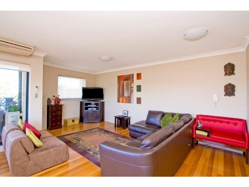 H104/1-5 Princes Highway, St Peters NSW 2044
