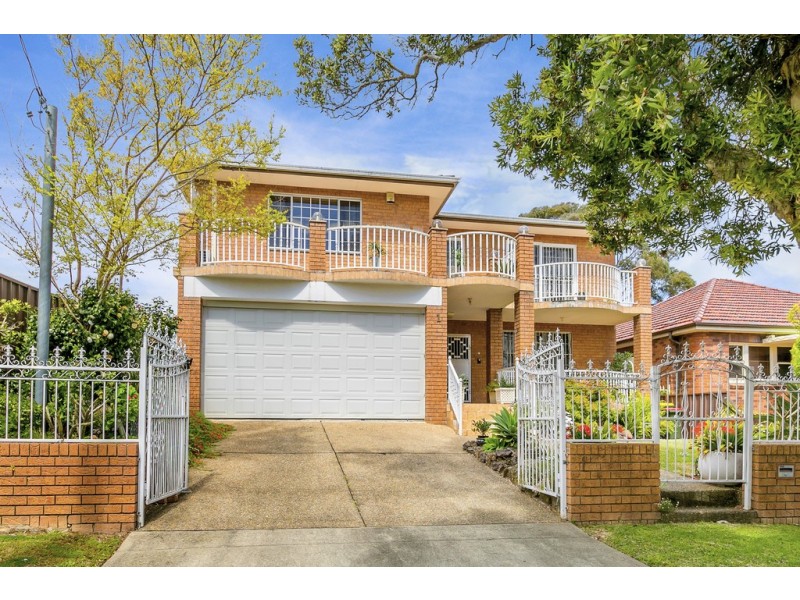 1 Vivienne St, Kingsgrove NSW 2208