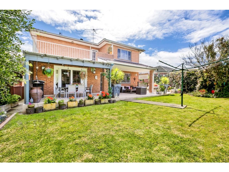 1 Vivienne St, Kingsgrove NSW 2208
