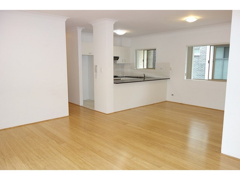 17/8 Macintosh, Mascot NSW 2020