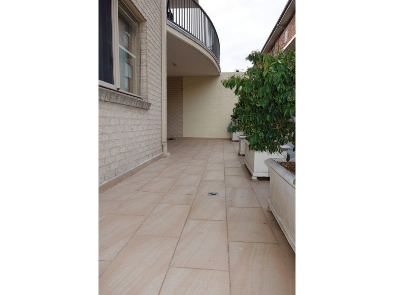 17/8 Macintosh, Mascot NSW 2020