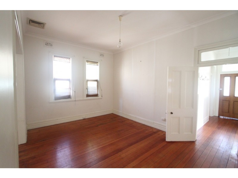 21 Lymerston Street, Tempe NSW 2044