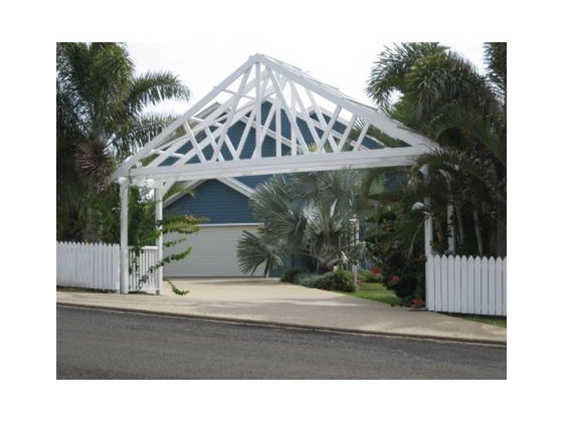 138 Barolin Esplanade, Coral Cove QLD 4670