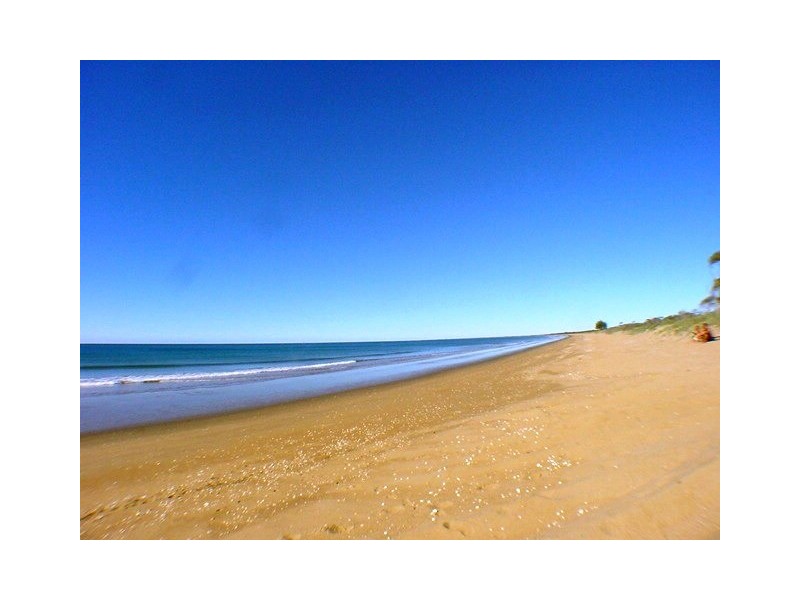 Moore Park Beach QLD 4670