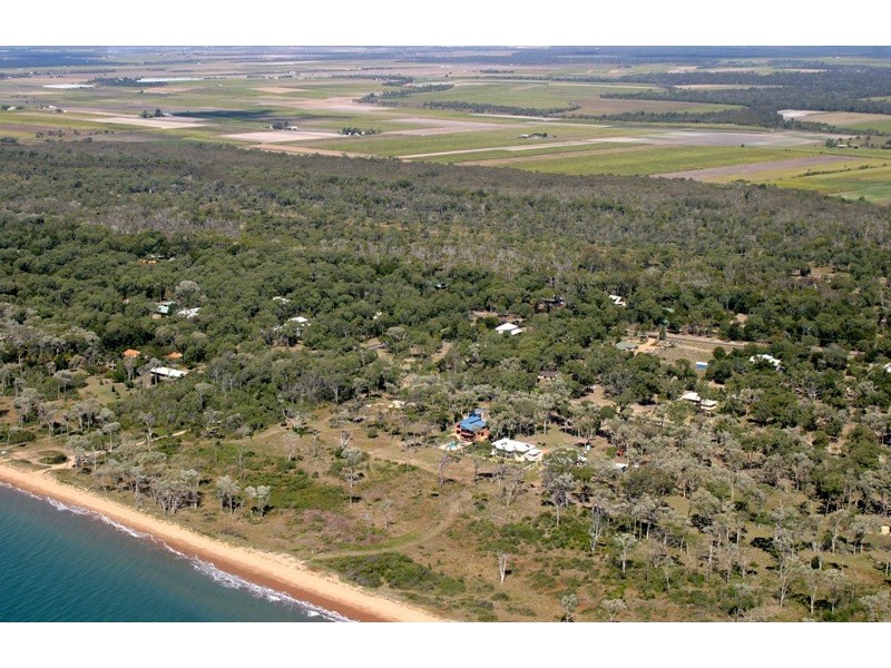 Moore Park Beach QLD 4670