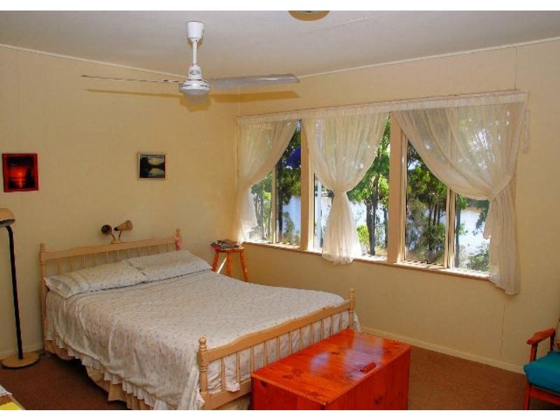 Walkers Point QLD 4650