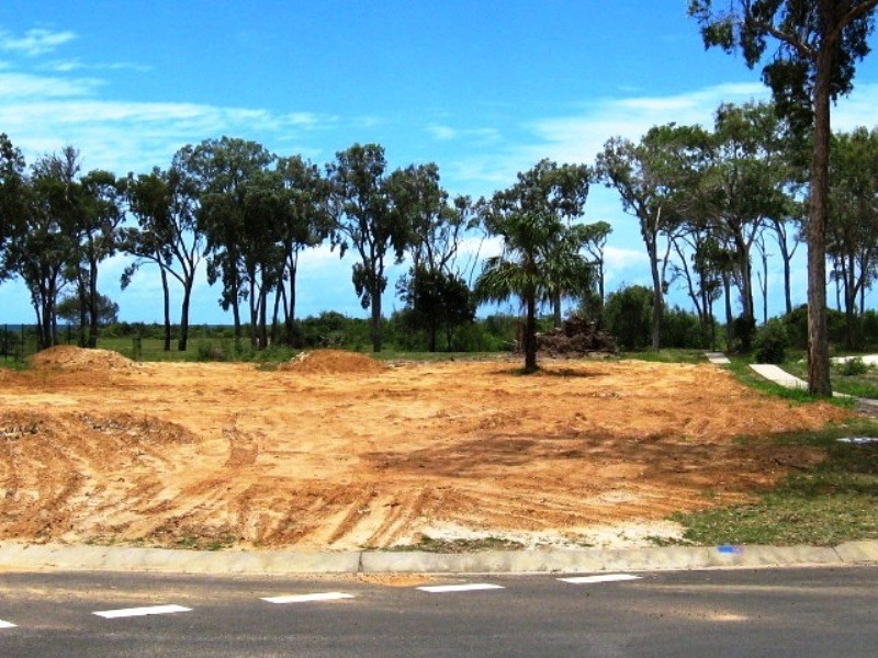 Moore Park Beach QLD 4670