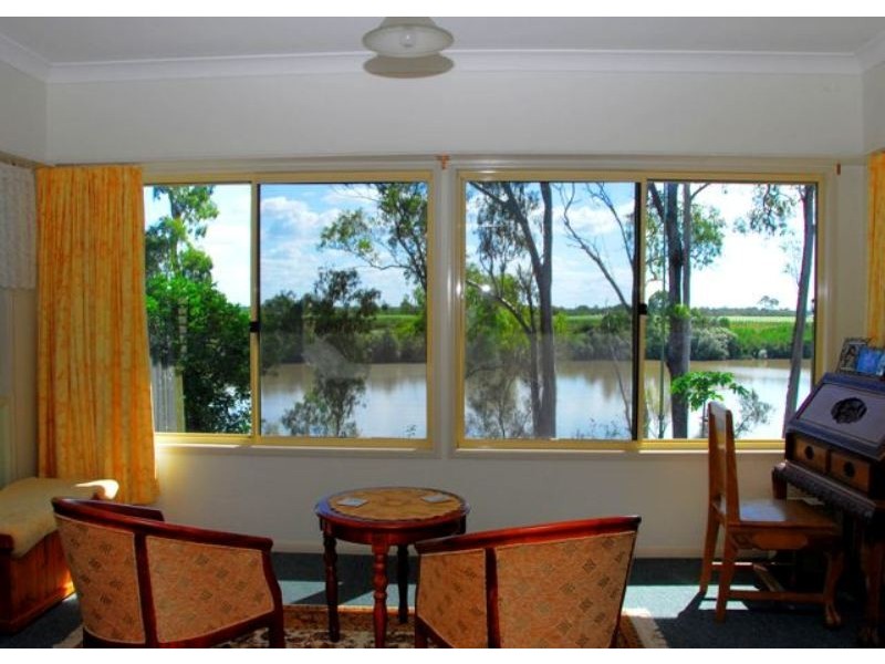 Walkers Point QLD 4650