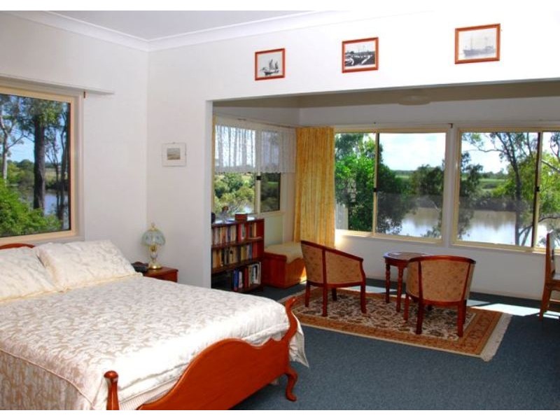 Walkers Point QLD 4650