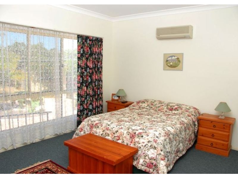 Walkers Point QLD 4650