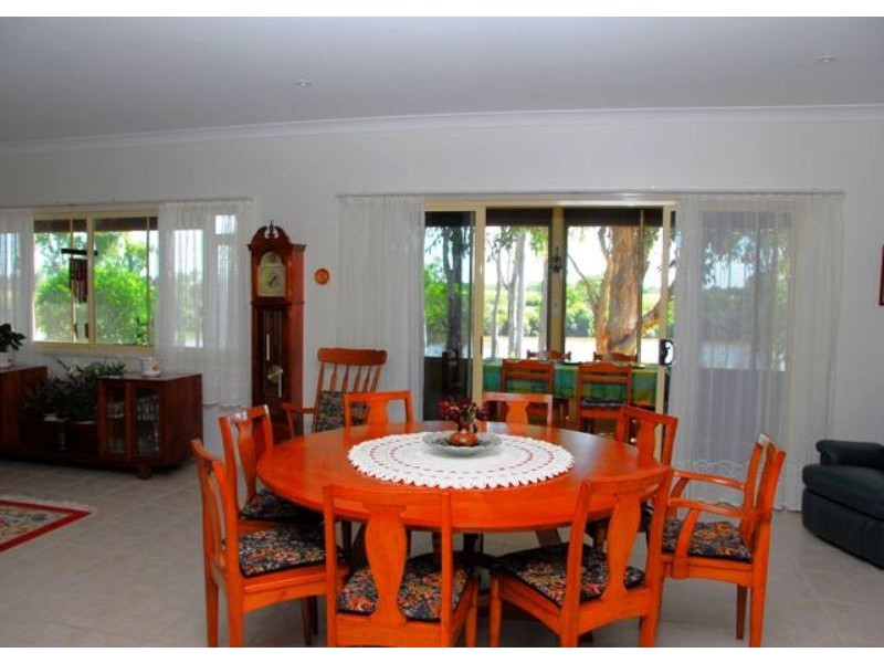 Walkers Point QLD 4650