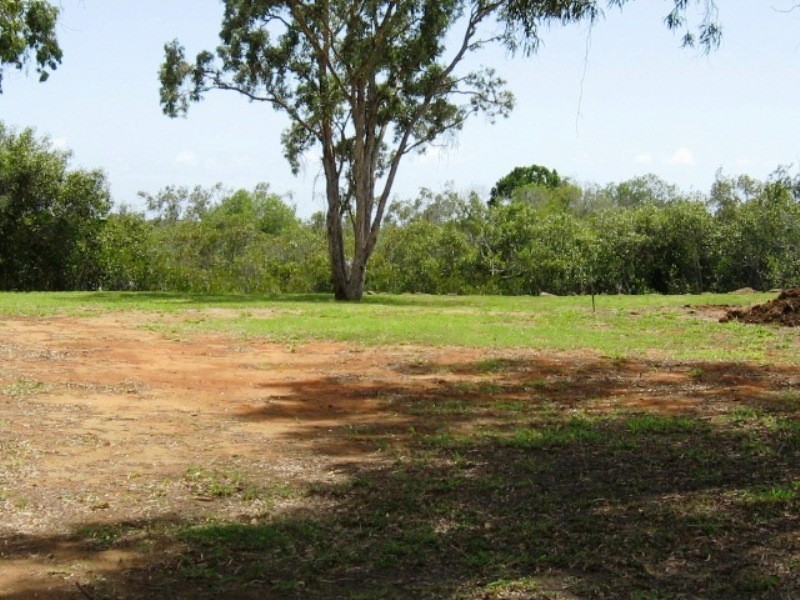 Moore Park Beach QLD 4670