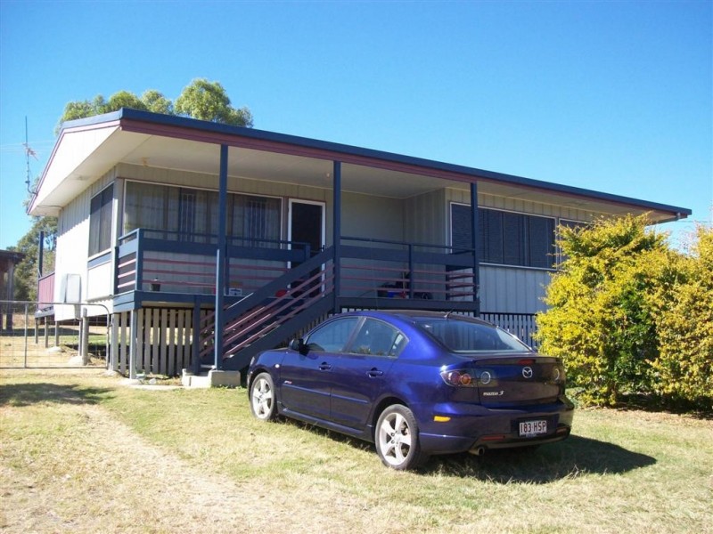 17 Queen Street, Dallarnil QLD 4621