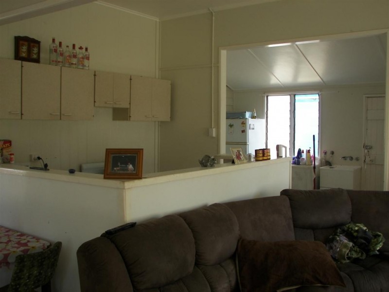25 Churchill Street, Childers QLD 4660