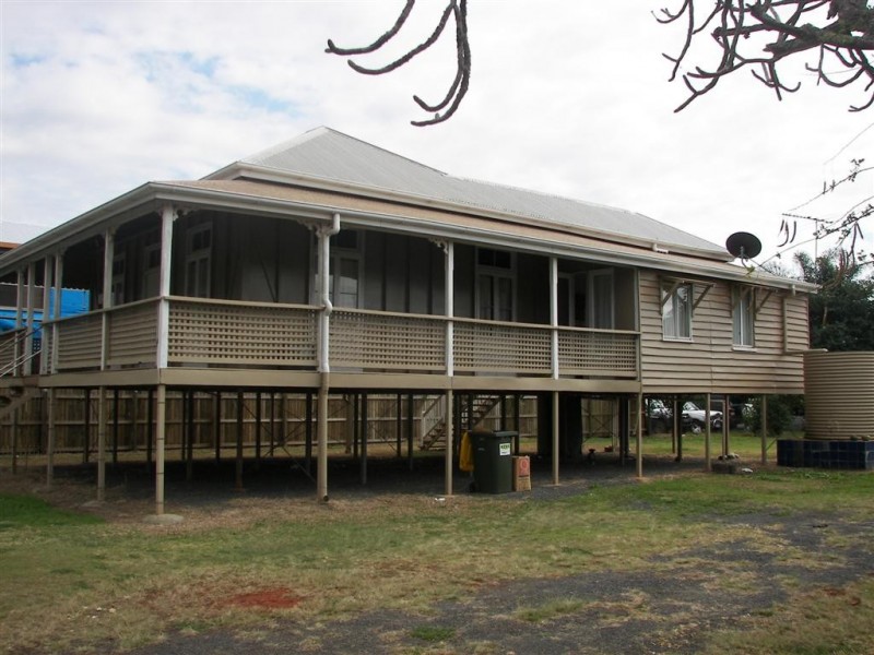 25 Churchill Street, Childers QLD 4660
