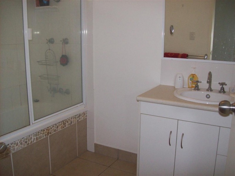 10 Pioneer Avenue, Childers QLD 4660