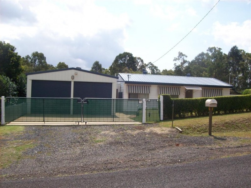 10 Redridge Cr, Redridge QLD 4660