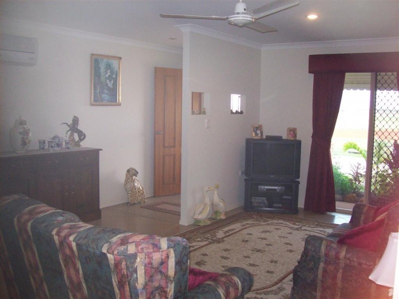 1/22 Hendle Street, Childers QLD 4660