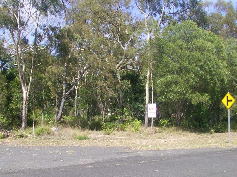 Moore Park Beach QLD 4670