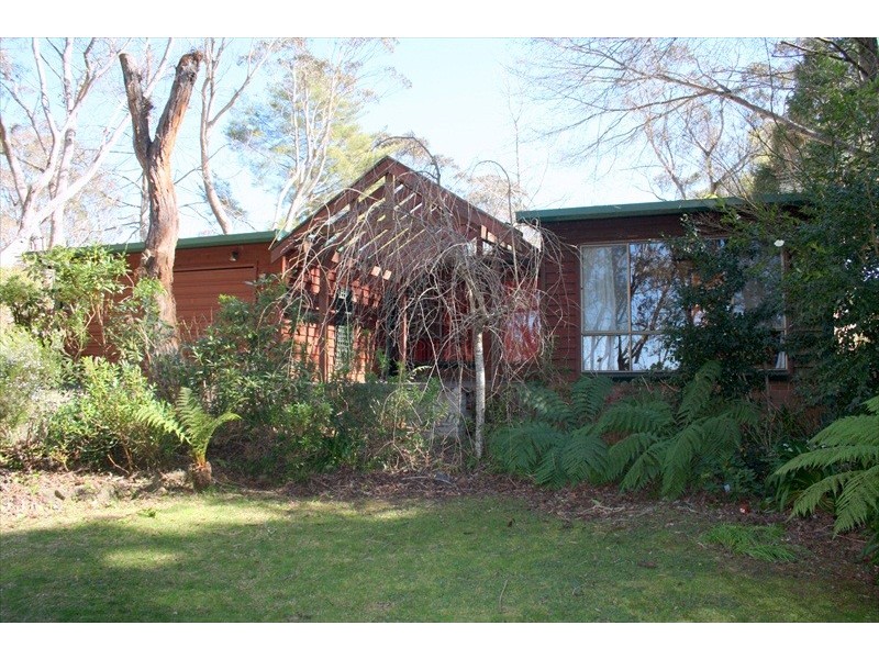 74 Banksia Rd, Wentworth Falls NSW 2782