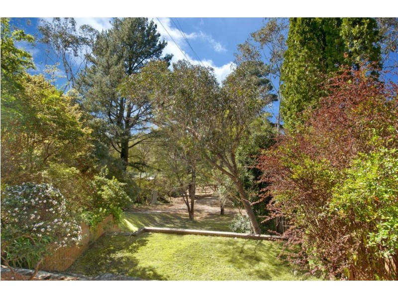 23 Jamieson Street, Wentworth Falls NSW 2782