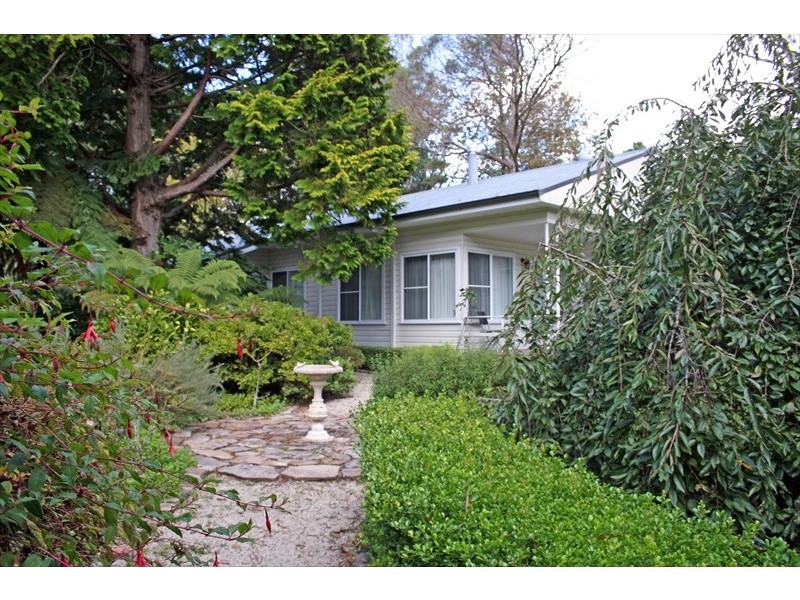 50 Backhouse Street, Wentworth Falls NSW 2782