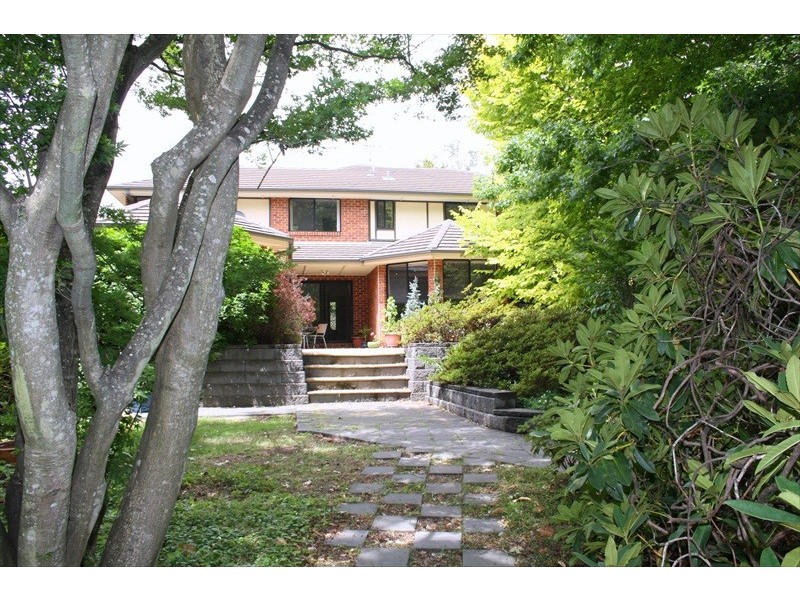 58 Bate Street, Wentworth Falls NSW 2782