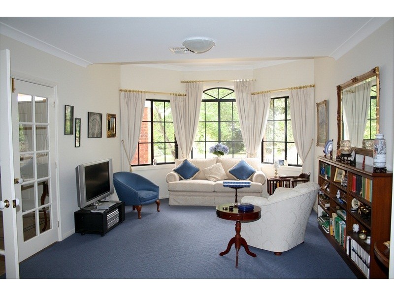 58 Bate Street, Wentworth Falls NSW 2782