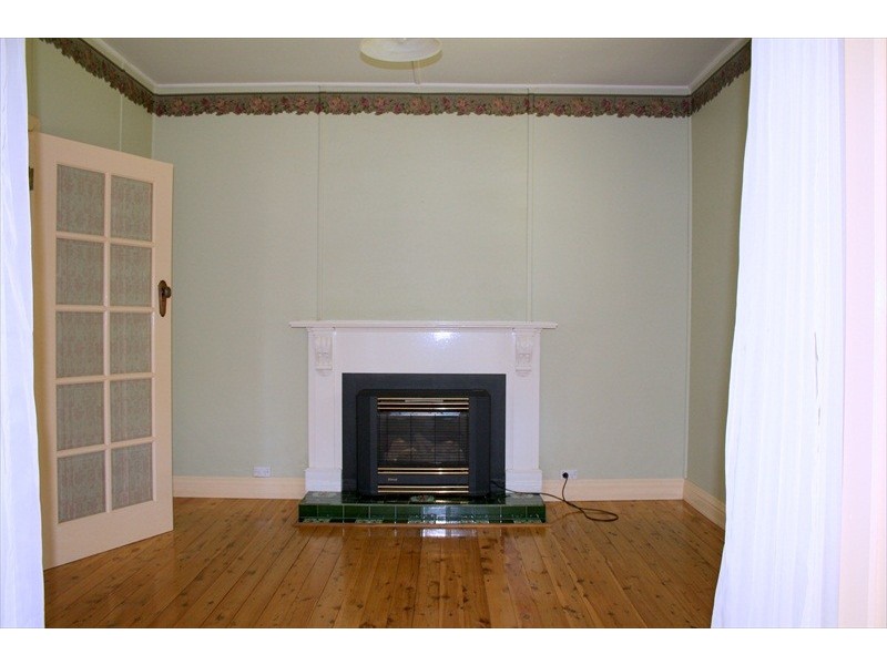 9 Parkes Street, Wentworth Falls NSW 2782