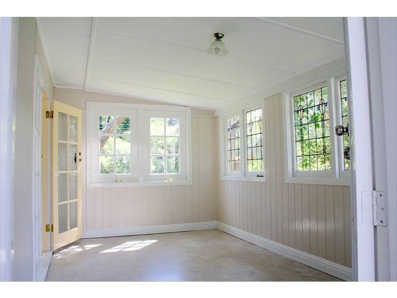 9 Parkes Street, Wentworth Falls NSW 2782