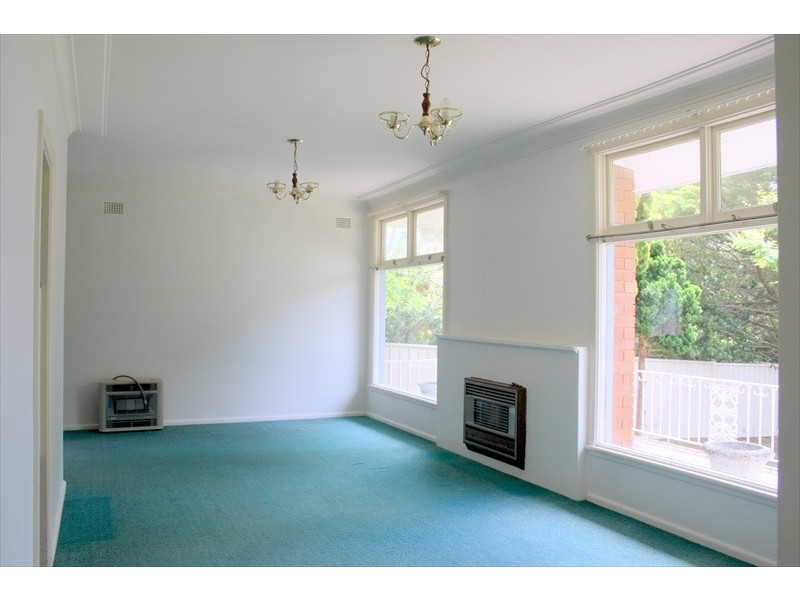 28 Yanko Avenue, Wentworth Falls NSW 2782