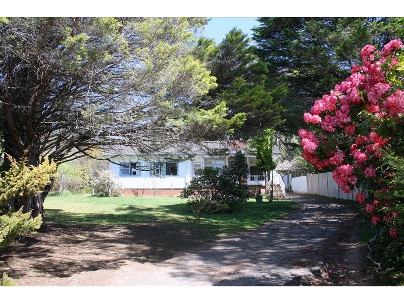 28 Yanko Avenue, Wentworth Falls NSW 2782