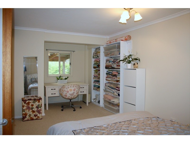 9 St Georges Parade, Wentworth Falls NSW 2782