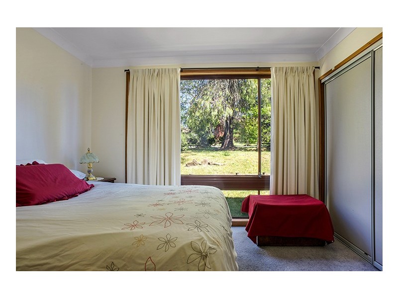 20 Maple Grove, Wentworth Falls NSW 2782