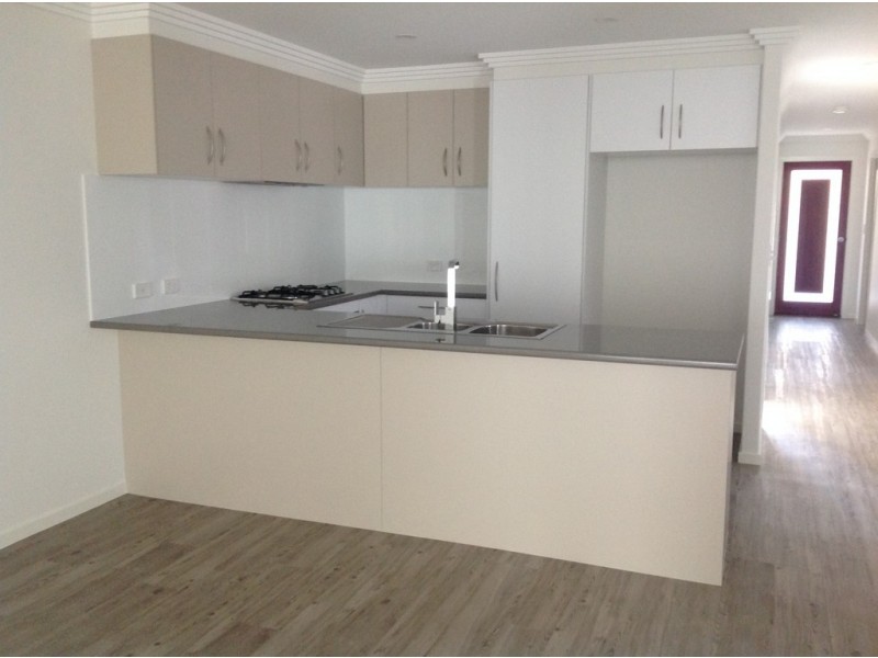 1/3 Third Avenue, Bongaree QLD 4507