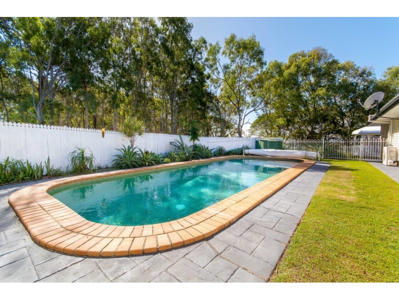 23 Howard Court, Sandstone Point QLD 4511