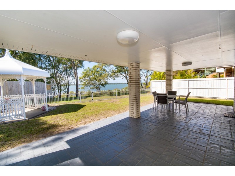 23 Howard Court, Sandstone Point QLD 4511