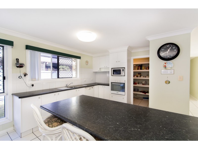 23 Howard Court, Sandstone Point QLD 4511