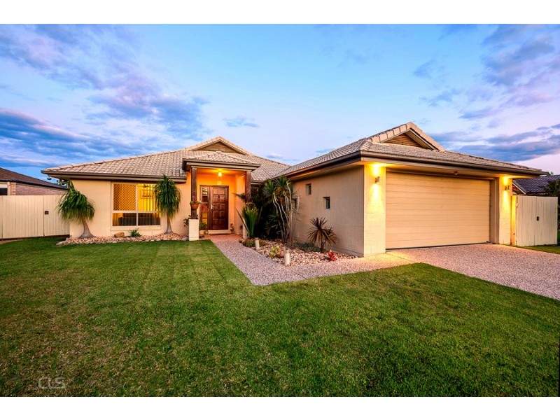 5 Dunwich Court, Sandstone Point QLD 4511