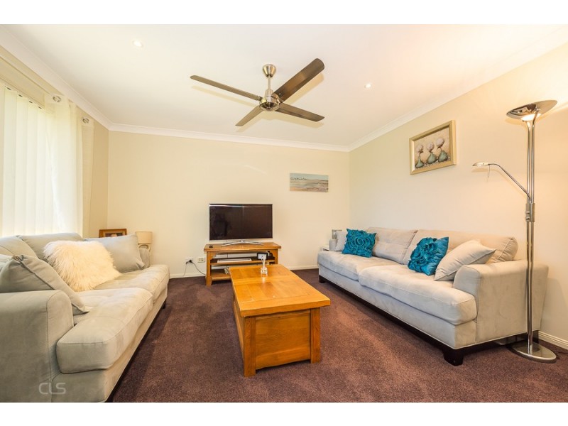 5 Dunwich Court, Sandstone Point QLD 4511