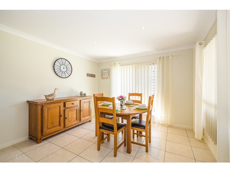 5 Dunwich Court, Sandstone Point QLD 4511