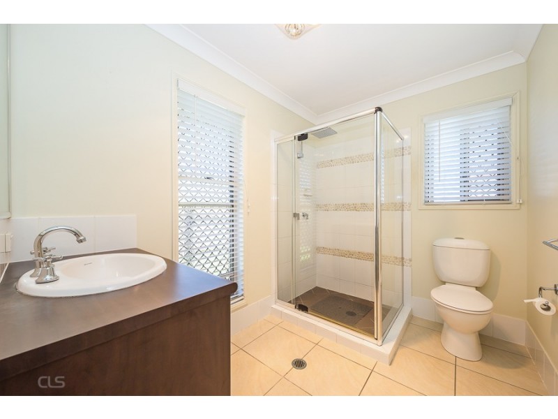 5 Dunwich Court, Sandstone Point QLD 4511